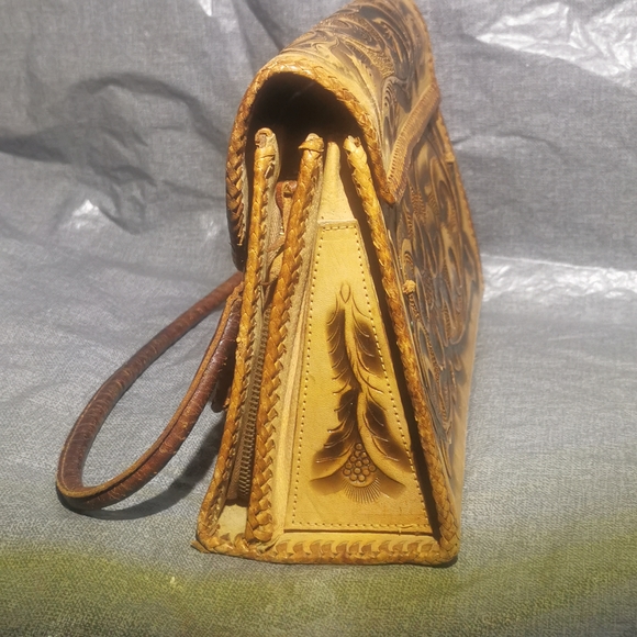 Leather Embossed purse Brown Made in Mexico. Flawed - Picture 2 of 16